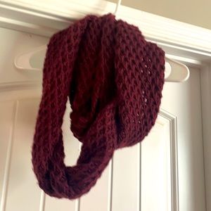Maroon infinity scarf